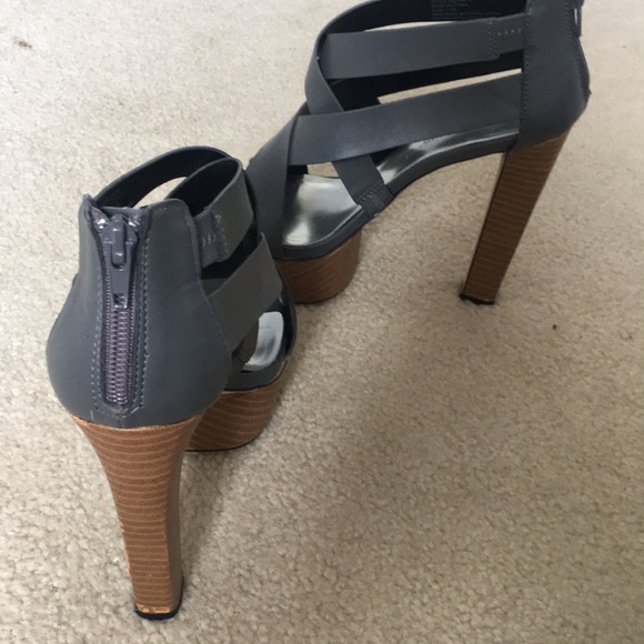Grey platform sandals - Picture 3 of 4